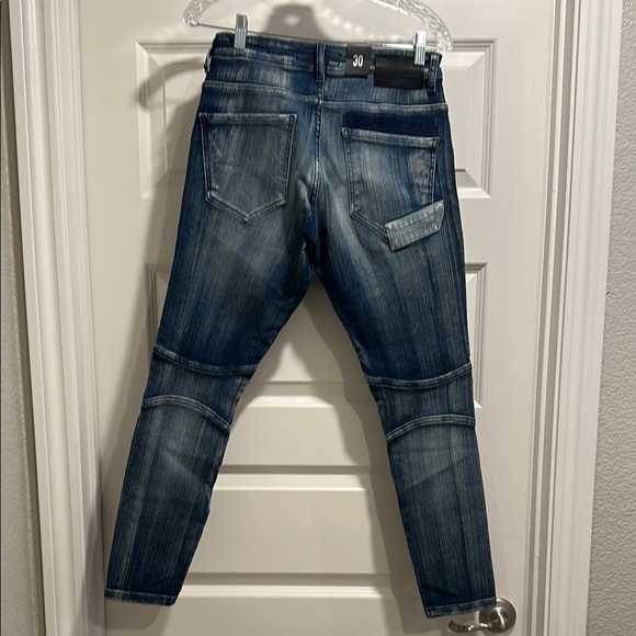 2Y Premium Men's Blue Denim Jeans NWT - Picture 3 of 8